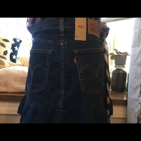 Levi’s denim skirt... - Picture 3 of 12